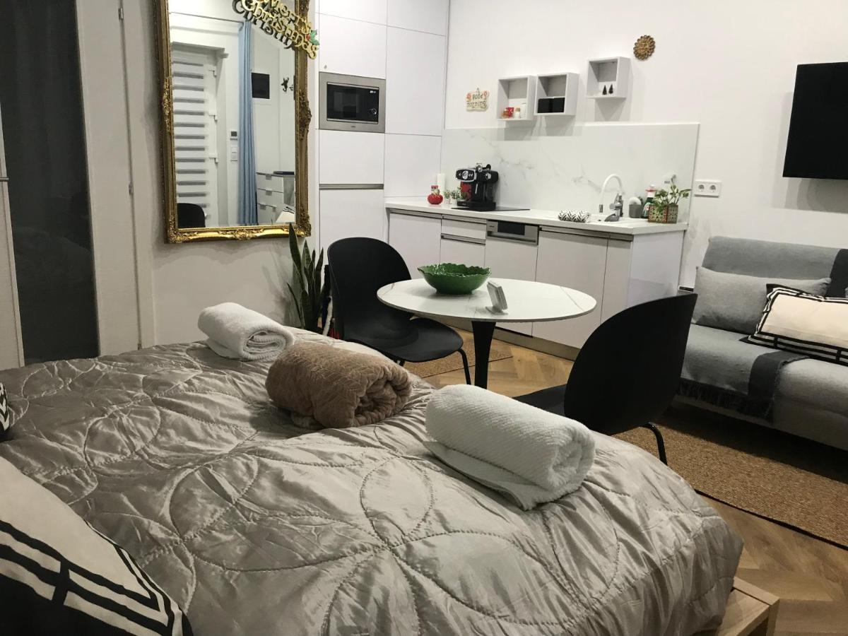 Greatforest Rosehill 2 Apartman -Bmw- Дебрецен Екстериор снимка